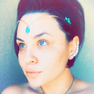 Meet your Posher, Elise